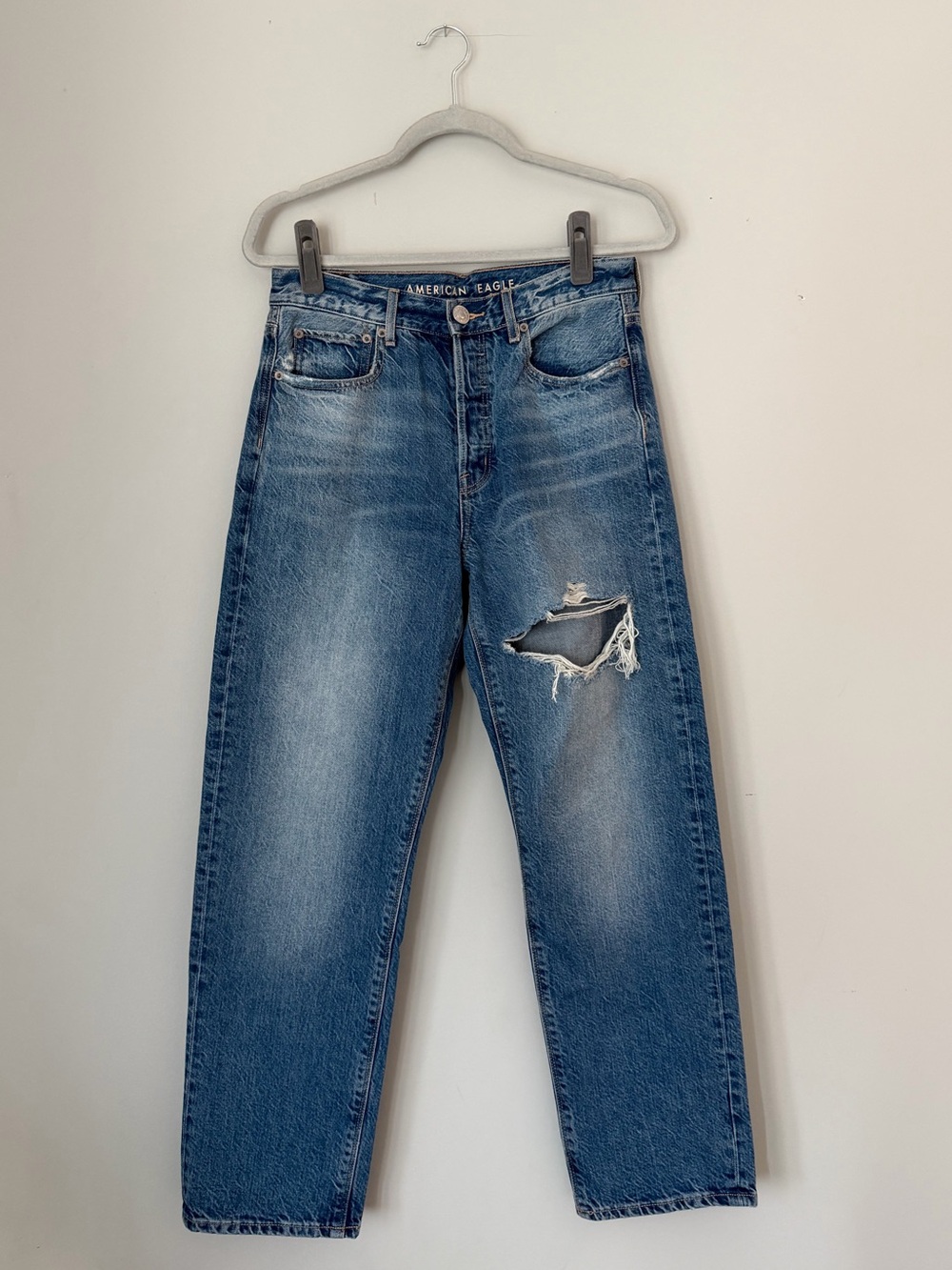 American Eagle Outfitters 90s boyfriend Distressed Blue Jeans